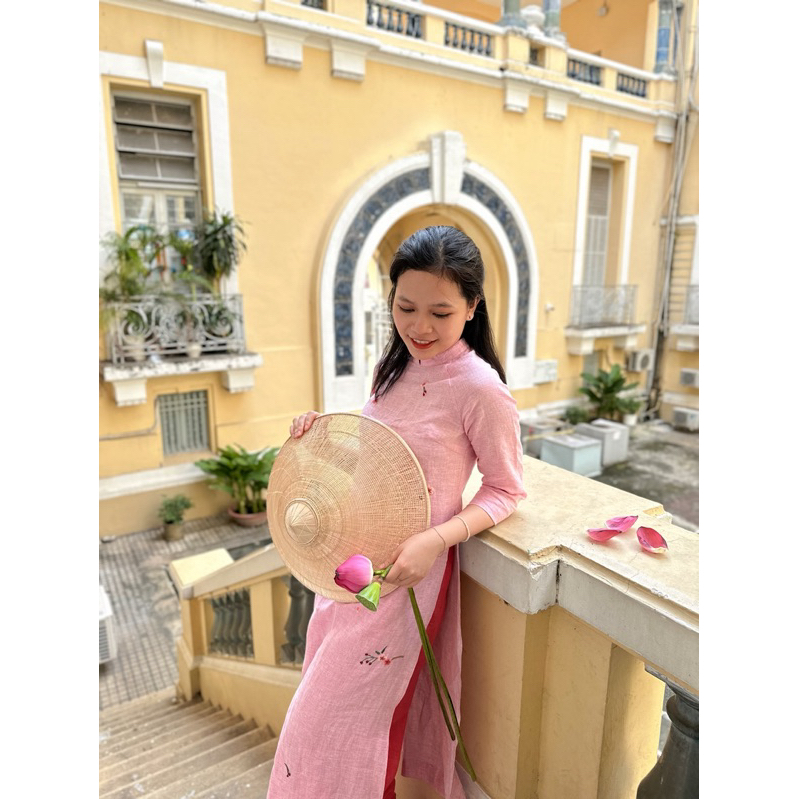 Áo dài linen thêu tay