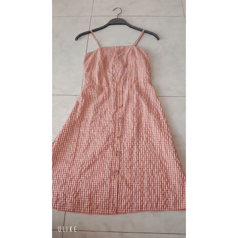 Đầm 35k 100/3 cai