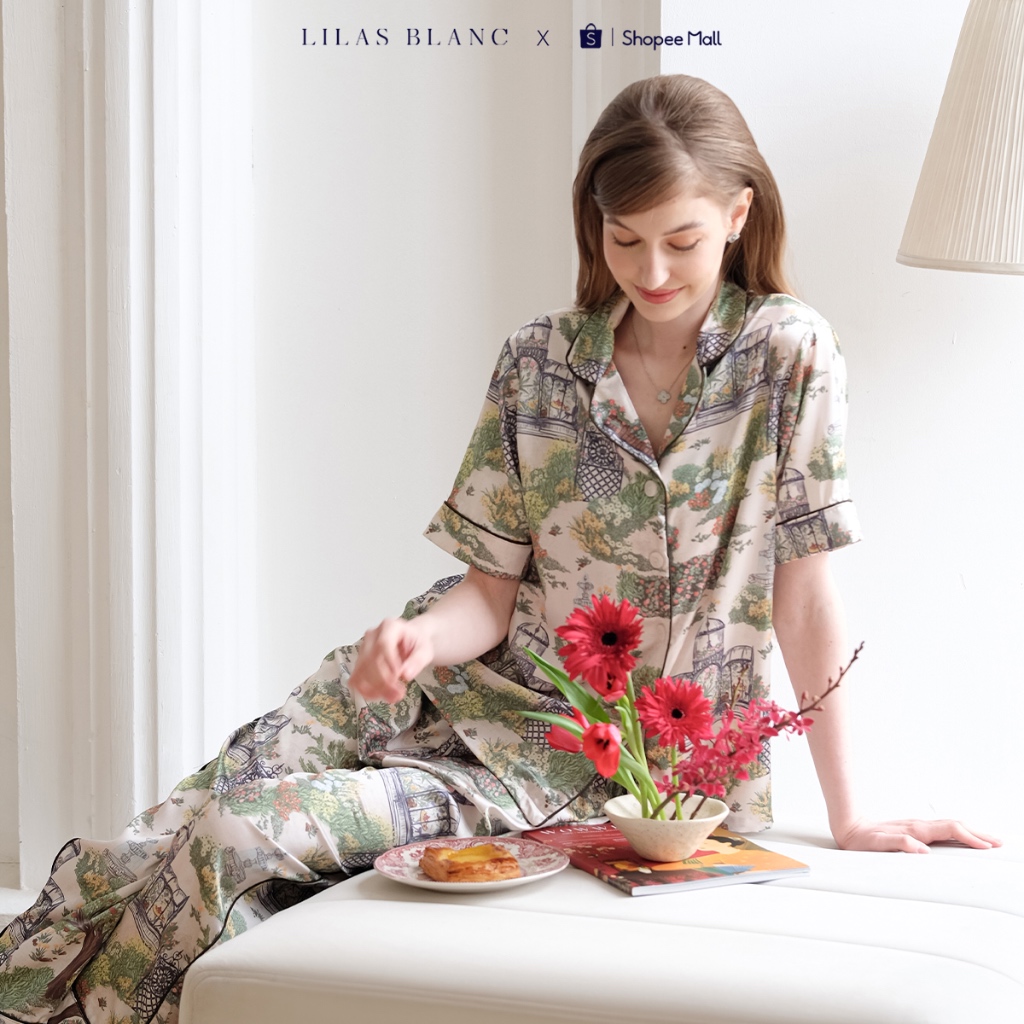 Bộ Pyjamas Nữ Mặc Nhà Áo Cộc Quần Dài Chất Liệu Lụa Màu Ghi In Họa Tiết English Garden LILAS BLANC