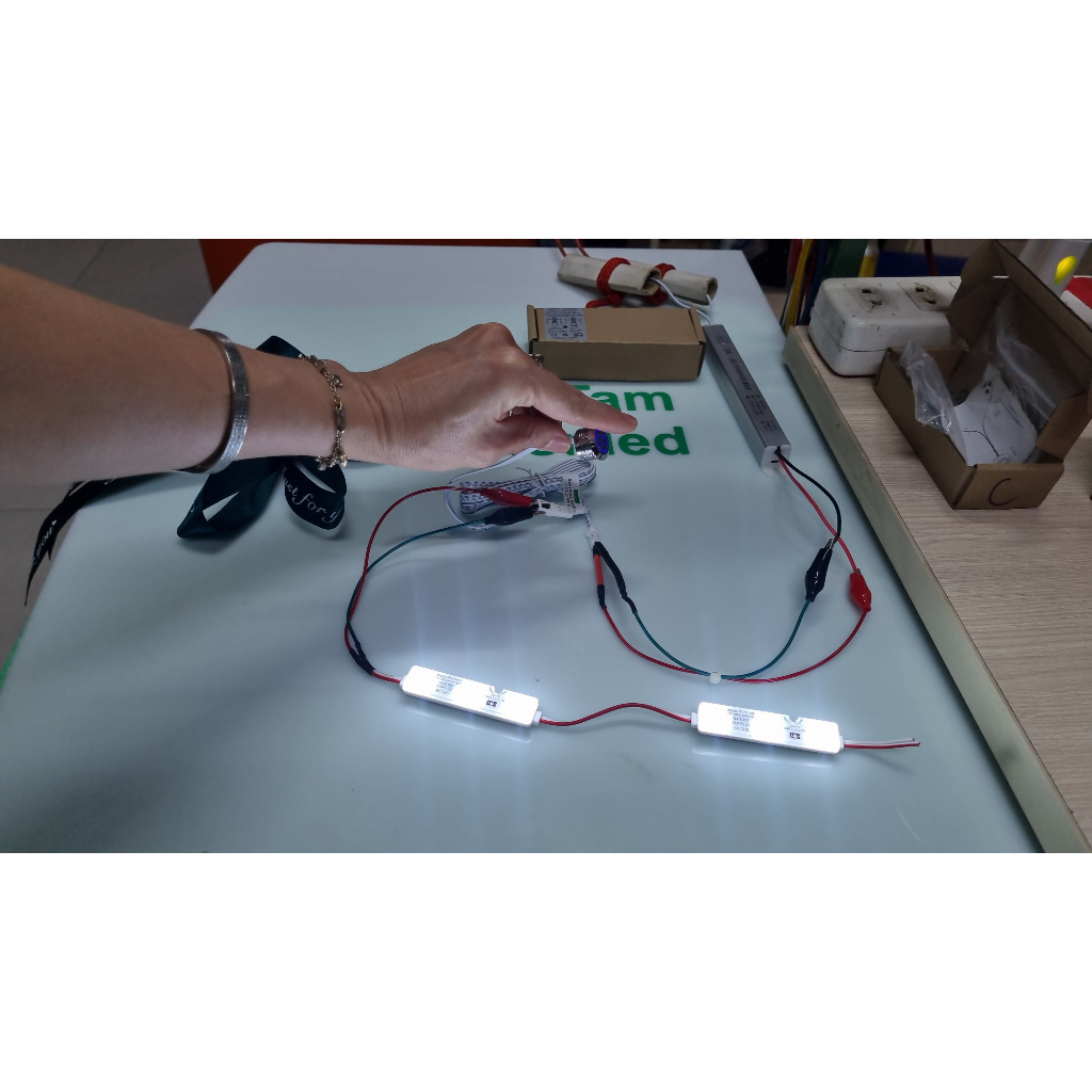 Cảm biến chạm tay cho tủ kệ điều khiển mở, tắt, dimmer sáng tối cho đèn led 12Vdc/24Vdc