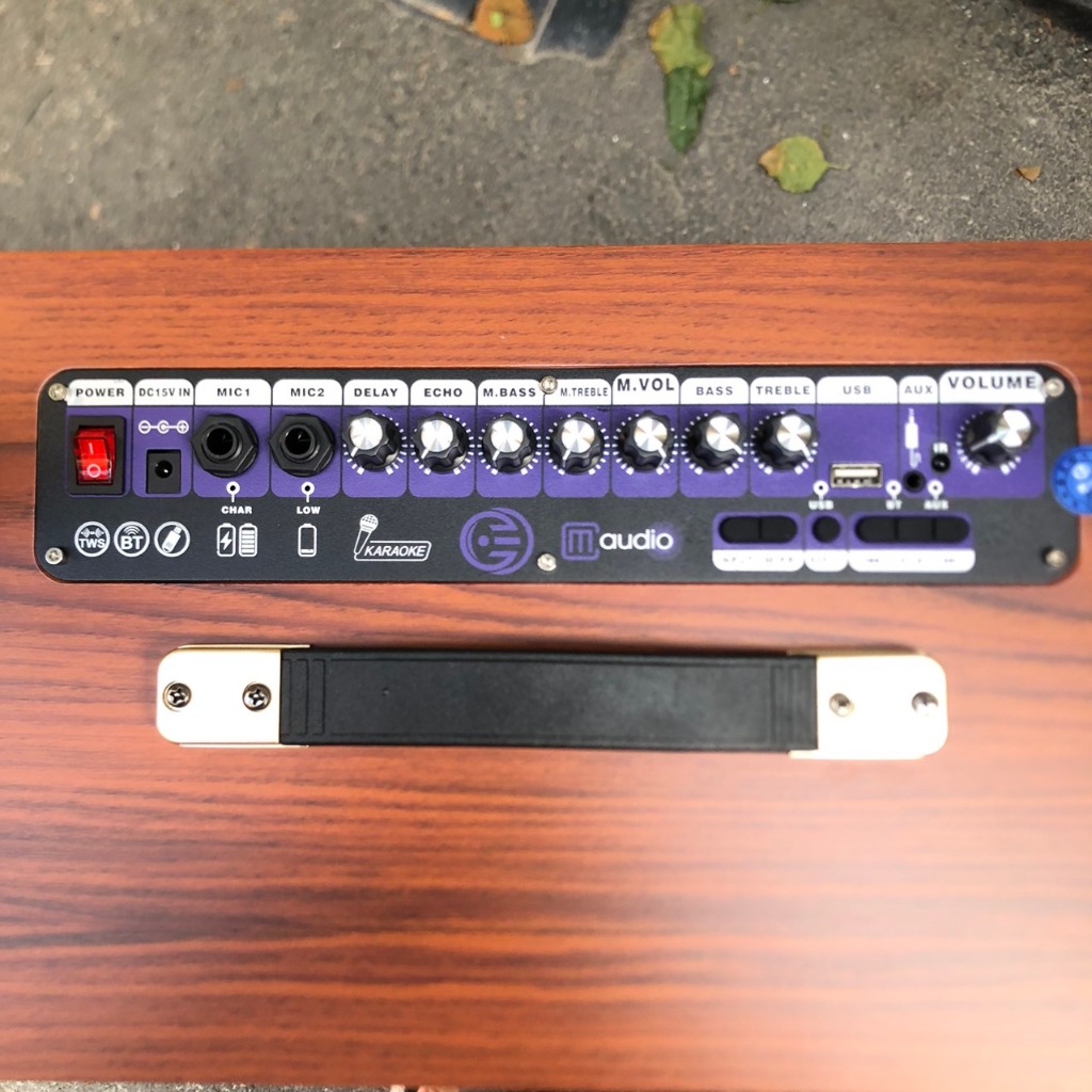 Loa xách tay hát karaoke vỏ gỗ CM208 bass đôi 20cm, tặng kèm cặp micro không dây, âm thanh tuyệt hảo,Thiết kế sang trọng