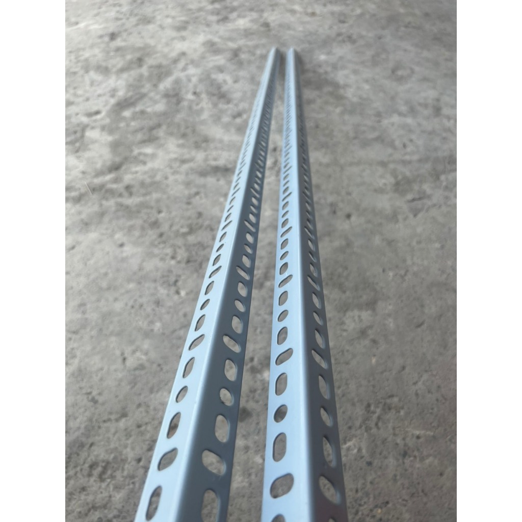 Cây sắt V lỗ (V3) - dài 100cm