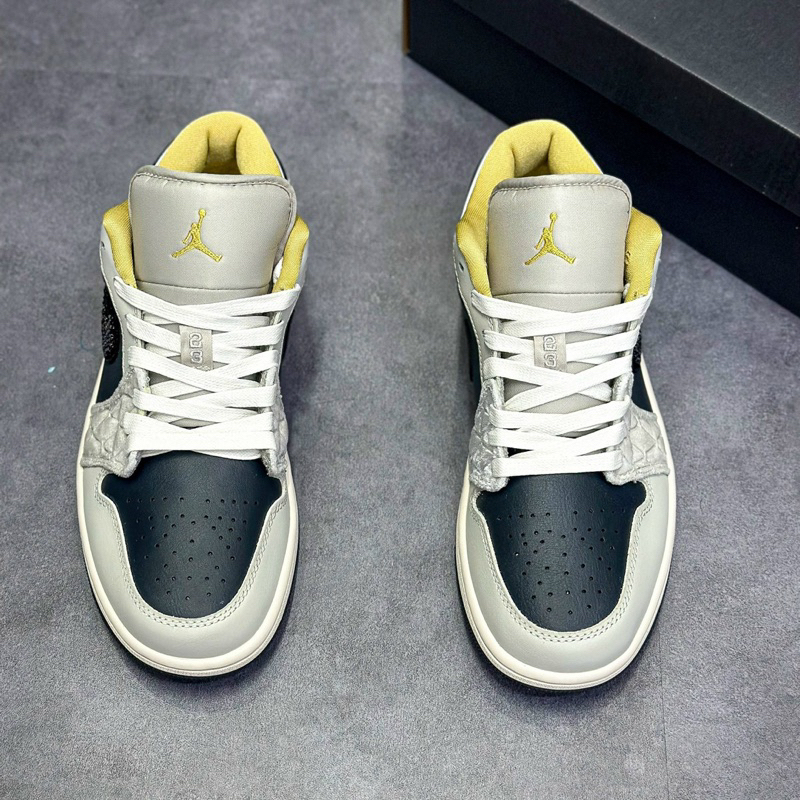 Giày thể thao sneakers nam nữ Jordan 1 Low Beaded swoosh đính đá giày siêu xịn , giày thời trang big size Cao Cấp