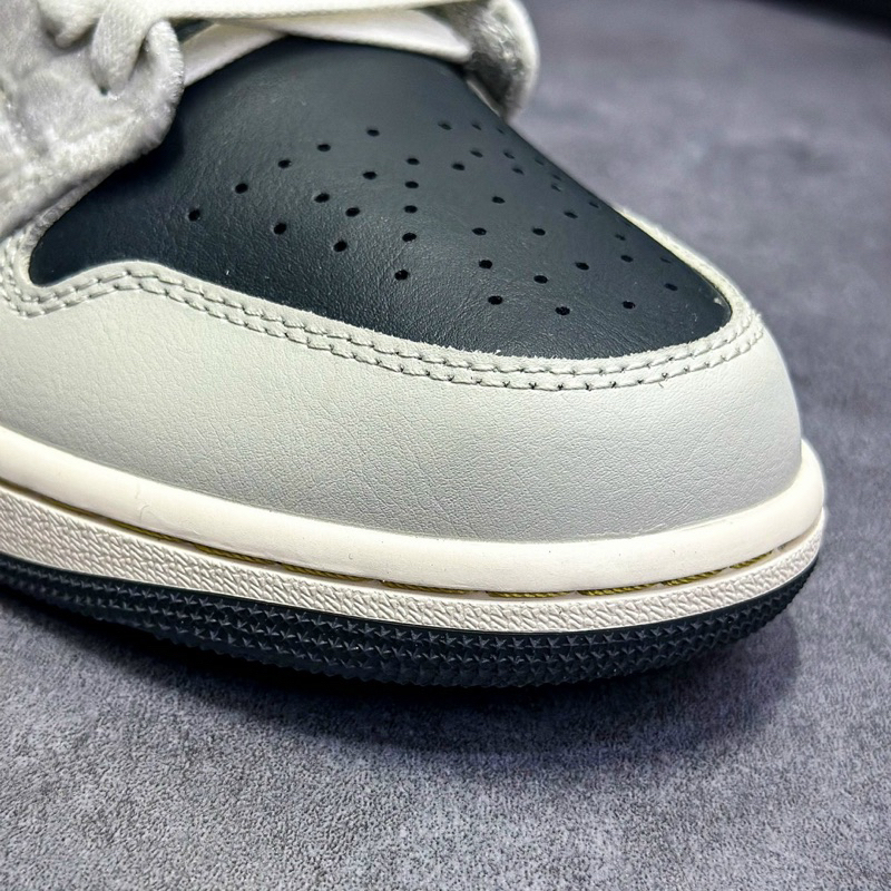 Giày thể thao sneakers nam nữ Jordan 1 Low Beaded swoosh đính đá giày siêu xịn , giày thời trang big size Cao Cấp