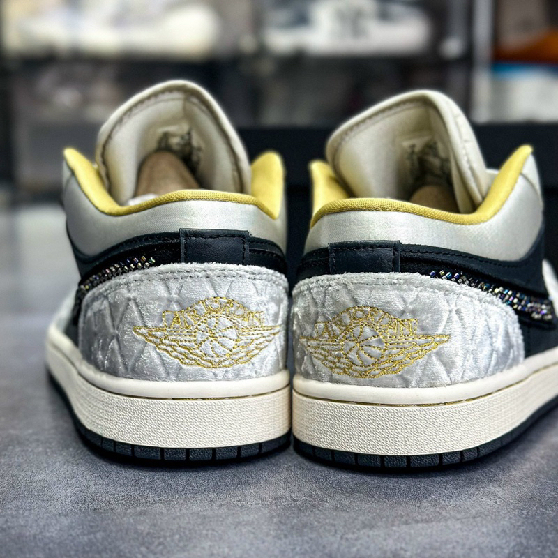 Giày thể thao sneakers nam nữ Jordan 1 Low Beaded swoosh đính đá giày siêu xịn , giày thời trang big size Cao Cấp