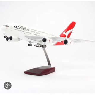 Mô hình máy bay Quantas 47cm có bánh xe+ đèn Led
