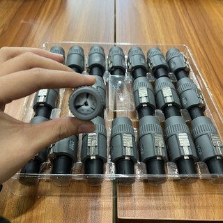 Rắc jack loa NEUTRIK (Coda) K4CF ghi