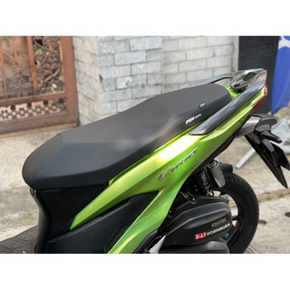 Da yên logo Pom Racing V1 các dòng xe  ( Chỉ Có Da / Only Skin )
