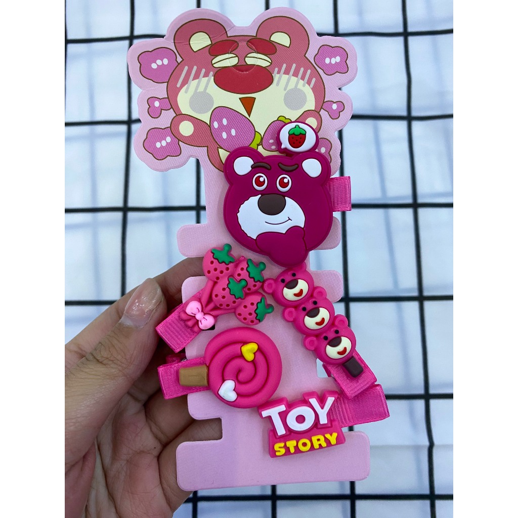 Set 8 Kẹp Tóc Hình Gấu / Dâu Tây Bằng Lông Nhung Dễ Thương Xinh Xắn Thời Trang  Cho Bé