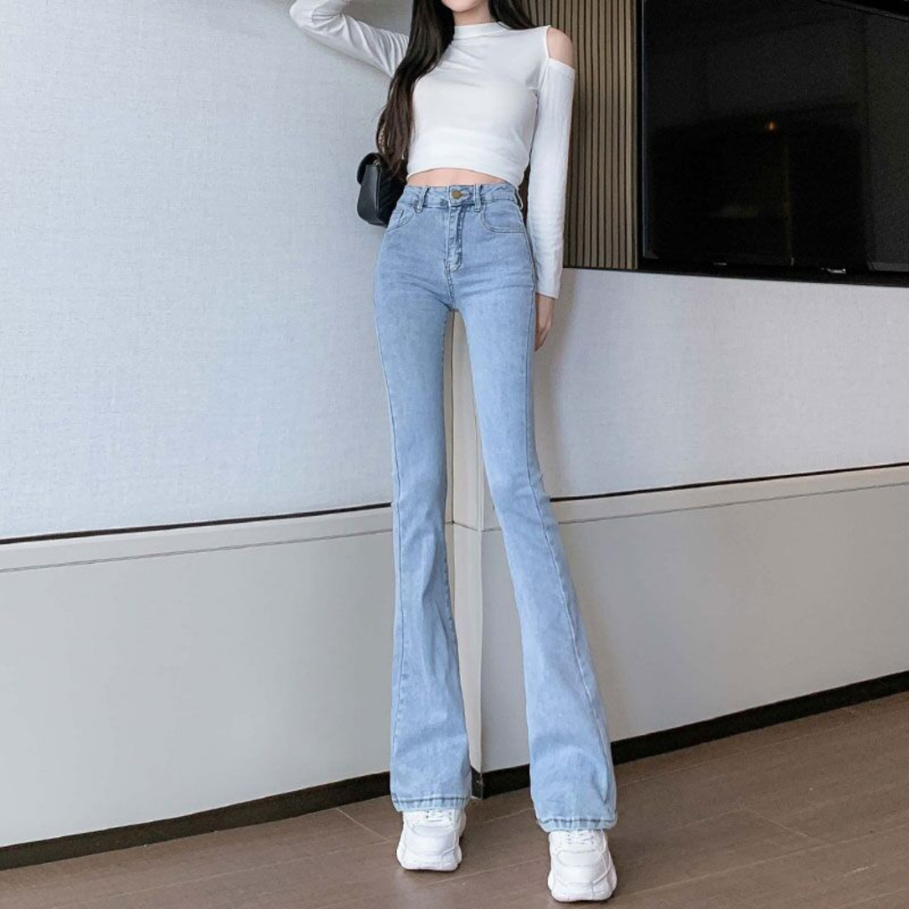 Quần jeans ống loe màu bạc,lưng cao  hack dáng,chất bò co giãn tốt