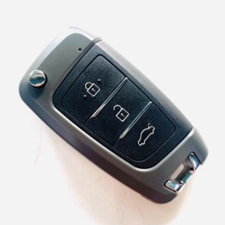 Chìa khoá gập Toyota Vios 2018-2023 có mạch điều khiển cài tay trên xe