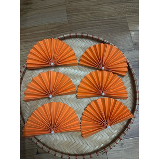 Quạt giấy nhiều màu trang trí, decor