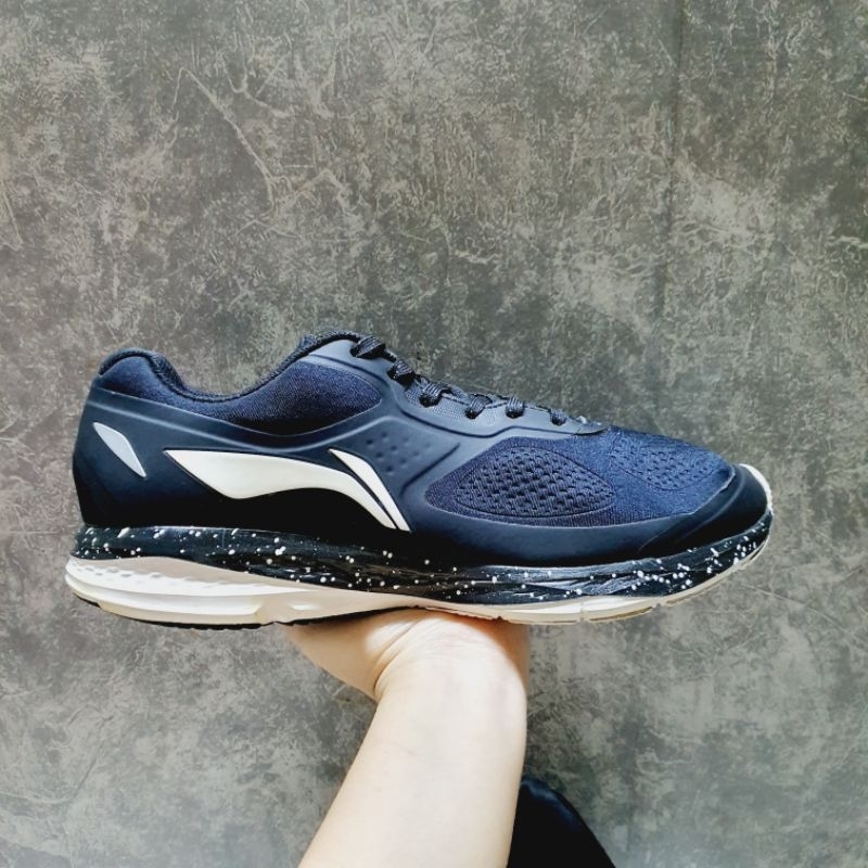 2hand (Size 41) Giày chạy bộ Liningg