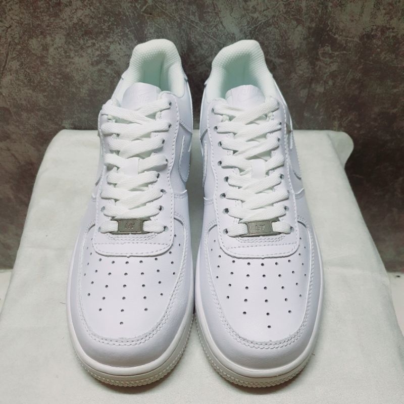 2hand  Giày thể thao trắng