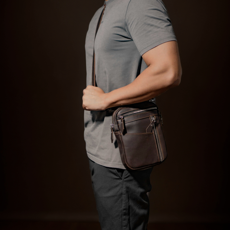 Túi đeo chéo mini phone unisex 6in da bò thật Manuk Leather