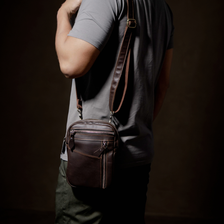 Túi đeo chéo mini phone unisex 6in da bò thật Manuk Leather