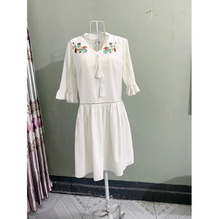 <si tuyển> Váy kiểu boho / bohemian màu trắng thêu hoa/ tua rua