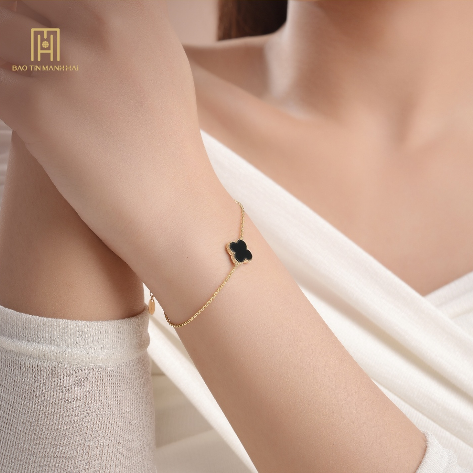 Lắc tay vàng 10K mặt 1 cỏ 4 lá đá đen dây đơn LHQ10K08 Bảo Tín Mạnh Hải