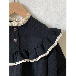 Bodysuit đen dài tay ren viền cho bé gái 1 tuổi chất liệu cotton thoáng mát mềm mịn