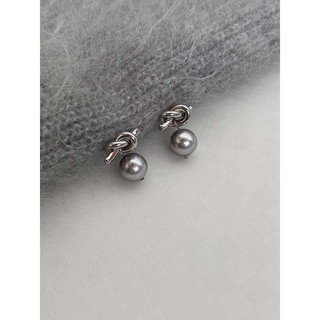 Mila Earrings | Khuyên Tai Mila black pearl
