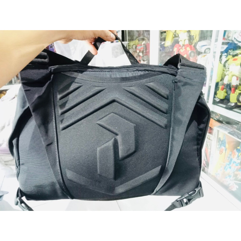 Túi đeo chéo Peak Performance- R&D Messenger Bag