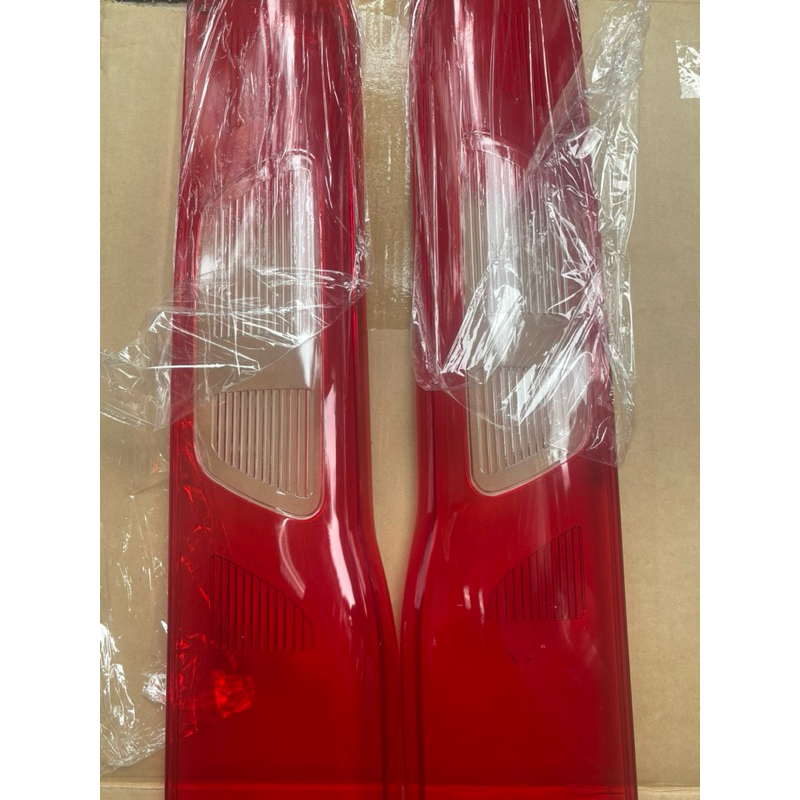 Nắp đèn hậu Ford Transit , Thay thế nguyên bảb theo xe