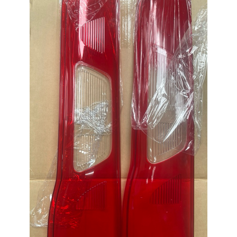 Nắp đèn hậu Ford Transit , Thay thế nguyên bảb theo xe