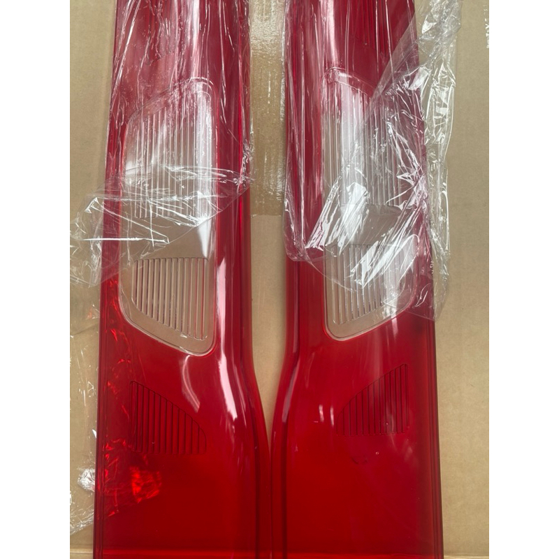 Nắp đèn hậu Ford Transit , Thay thế nguyên bảb theo xe