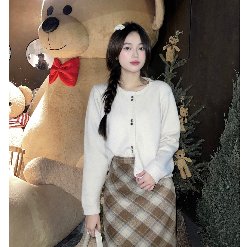 Áo khoác len nữ VMSTYLE cardigan tay dài cổ tròn trơn cúc hoa hồng đôi form rộng nhẹ nhàng đi chơi, dạo phố - ALU00259