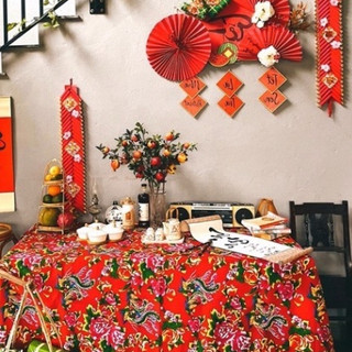 Vải Nhung Đỏ, Vải Thổ Cẩm Công Phượng Decor chụp ảnh Tết. Khăn trải bàn trang trí cổ xưa