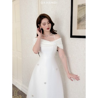 Váy thiết kế màu đen, trắng đính đá dự tiệc