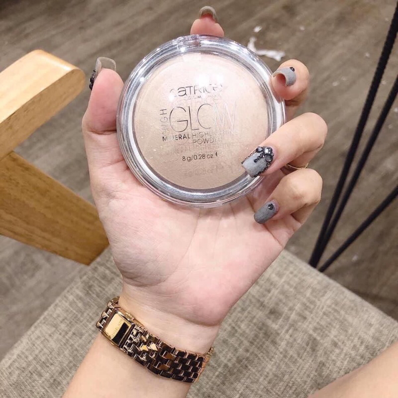 Phấn bắt sáng Catrice Glow siêu đẹp
