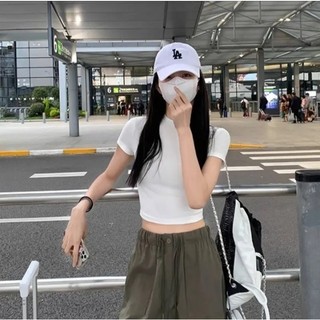 Áo croptop nữ tay ngắn cổ tròn chất thun gân ôm body , áo thun kiểu nữ crt khoe eo vải dày dặn mămdoo