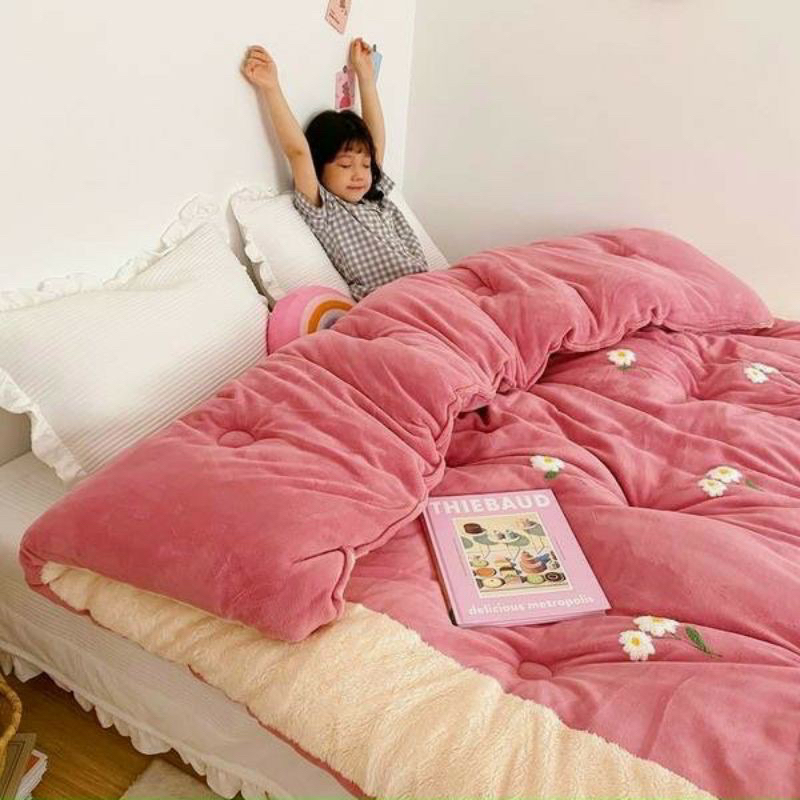 Chăn Thỏ Thêu Mẫu Mới ( 4kg)