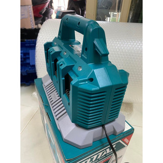 TOTAL Sạc 6 cổng 20V 2.0Ah - 4.0Ah TFCLI2064