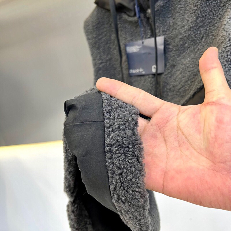 Áo khoác gile Prada cao cấp thu đông 2023 cho nam