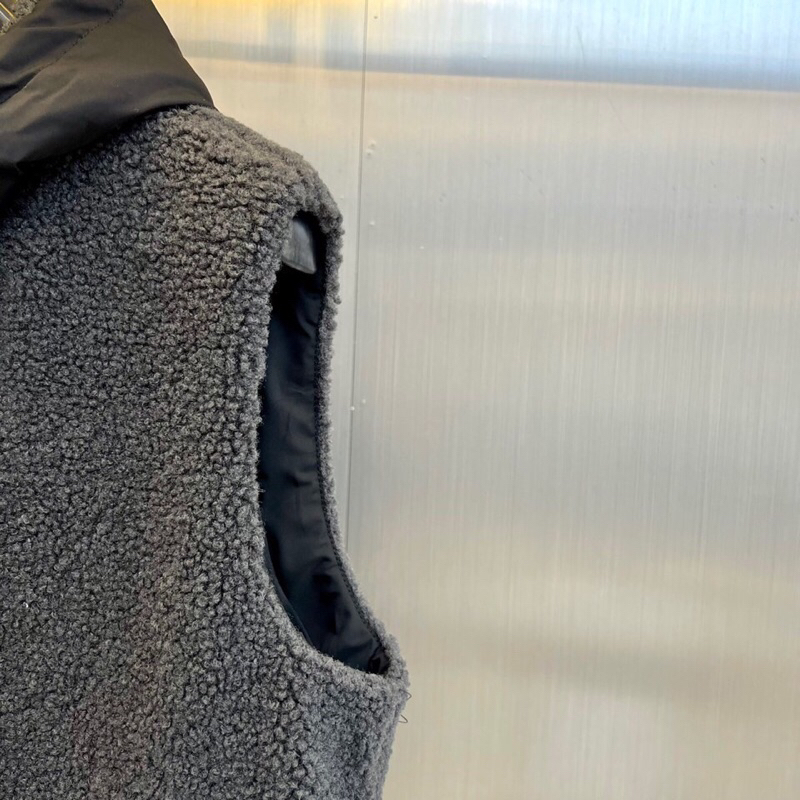 Áo khoác gile Prada cao cấp thu đông 2023 cho nam