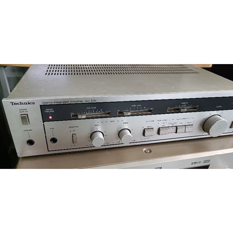 Amply nghe nhạc stereo japan tuy nhỏ nhưng có võ
