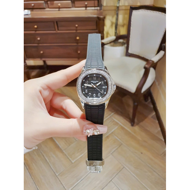 Đồng Hồ dây cao su mặt đính đá pha lê cao cấp sang trọng dành cho nữ