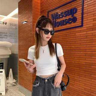 Ao thun trắng croptop chât thun bozzip lổi nhẹ