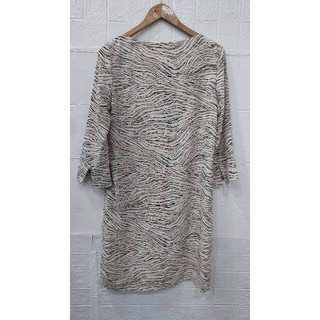 Đầm hiệu size M nữ ngực 96cm, dài 90cm.