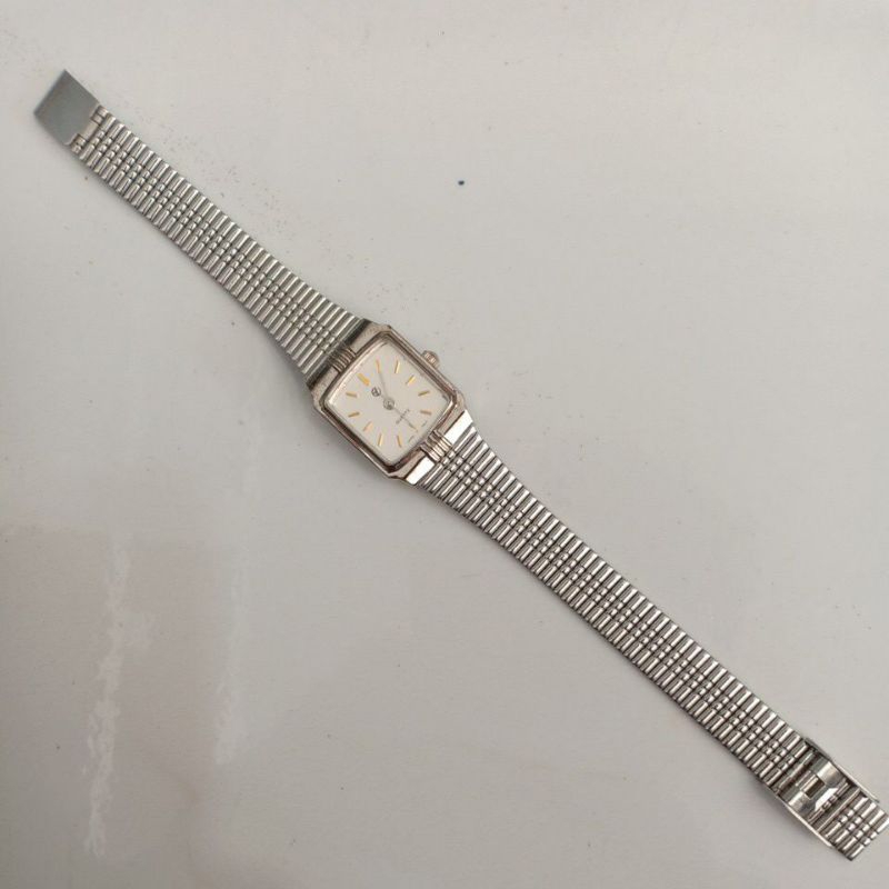 Đồng hồ si nhật nữ mặt vuông hiệu NO BRAND dây thép lụa