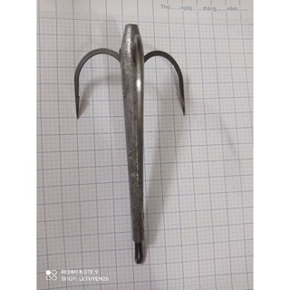 Lưỡi câu ba  tiêu có ngạnh