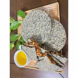 Đặc Sản Kẹo Cu ĐƠ Cầu Phủ Hà Tĩnh Kẹo Đặc Biệt Mè Đen Xay Nhỏ 1 Hộp 5 Tấm Như Hình Mới Ra Lò 