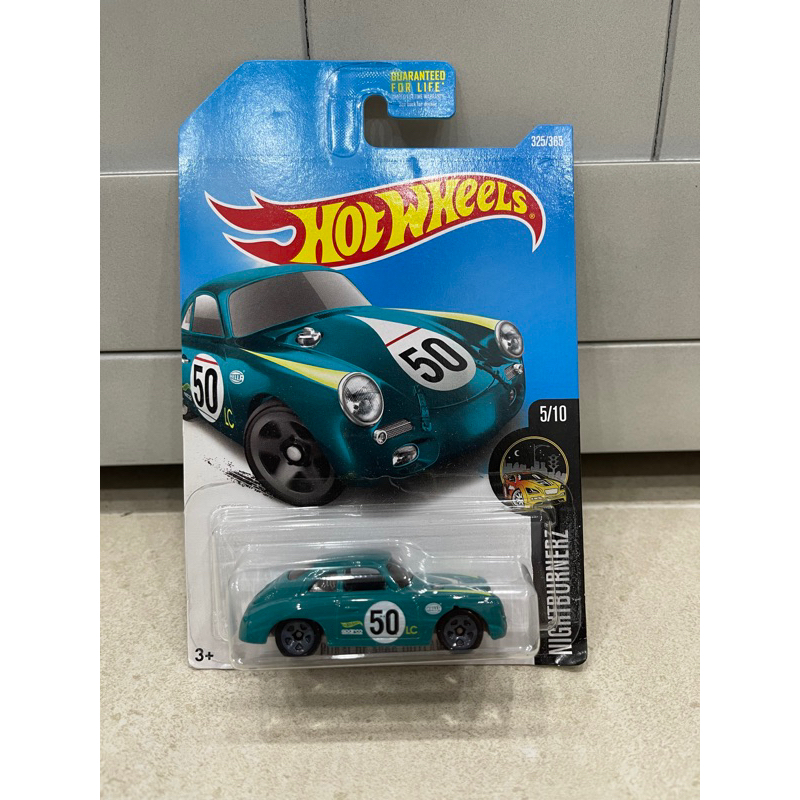 Xe mô hình đồ chơi Hotwheels cơ bản 1:64 - Porsche 356 Outlaw