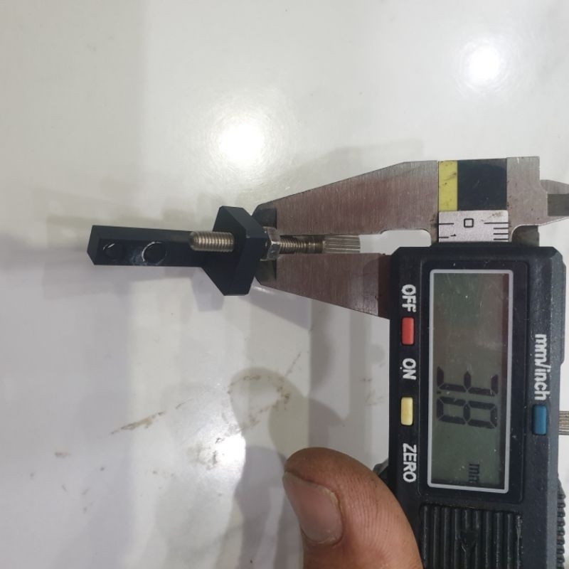 Ốc khóa chỉnh M4 hành trình 17mm có khóa và gá nhôm