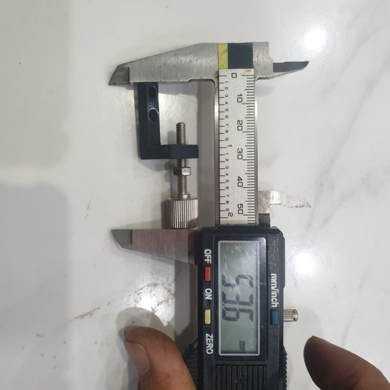 Ốc khóa chỉnh M4 hành trình 17mm có khóa và gá nhôm