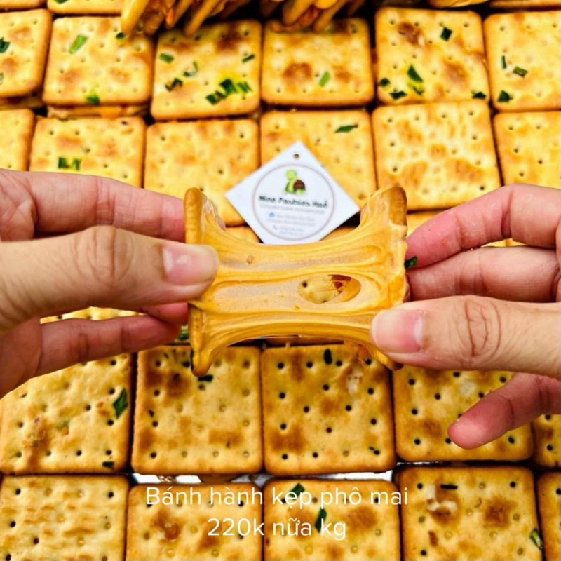 Bánh hành kẹp phô mai - bánh ống - bánh bông tuyết trứng muối homemade - Nhà Nine