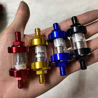 Lọc xăng thuỷ tinh gắn xe máy và dây dẫn trong suốt