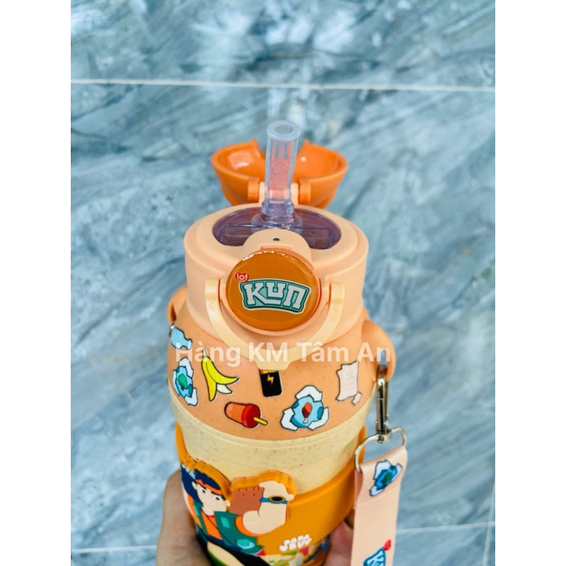 BÌNH NƯỚC KUN VÔ CỰC NHỰA LÚA MẠCH CHO BÉ - BÉ SIÊU THÍCH